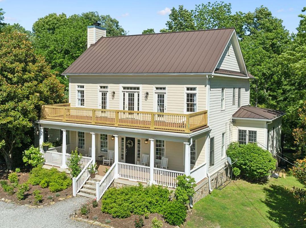 House & 25 acres 8 minutes from Leipers Fork Village